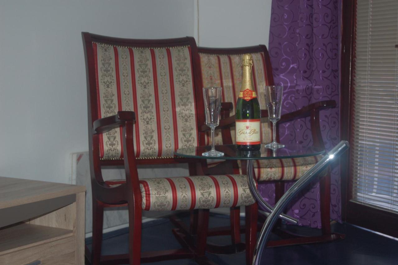 Apartmani Marios Ni Exteriör bild